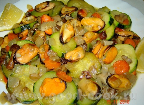 Ensalada de calabacin con mejillones Салат из кабачков с мидиями Кабачок - 1 шт - 2