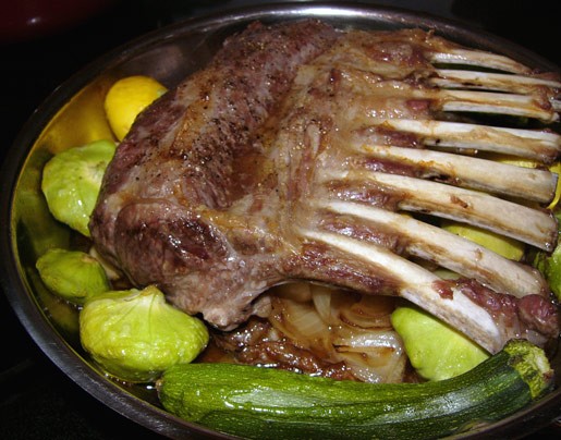 На горячее у нас будут бараньи ребрышки с молодыми овощами Rack of Lamb Бараньи котлетки на ребрышк...