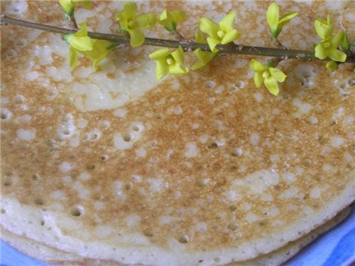 Девочки, с блинами вас