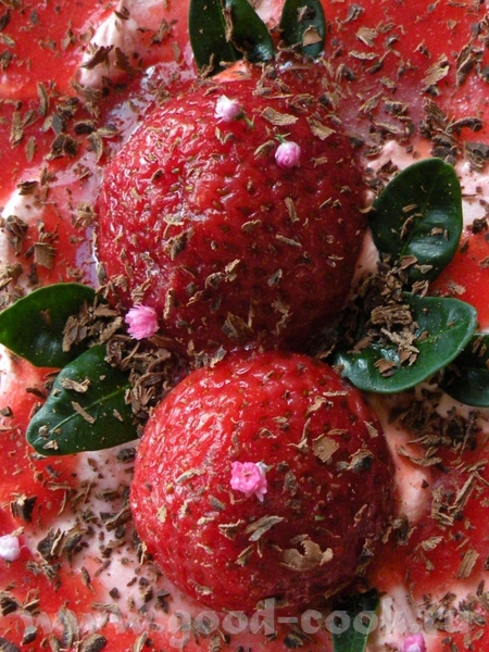 Десерт Торт безовый с маскарпонэ и клубничным мусом Kaneibullar-Улитки с корицей ТОРТ-ТУТ УЛИТКИ-ТУ... - 4