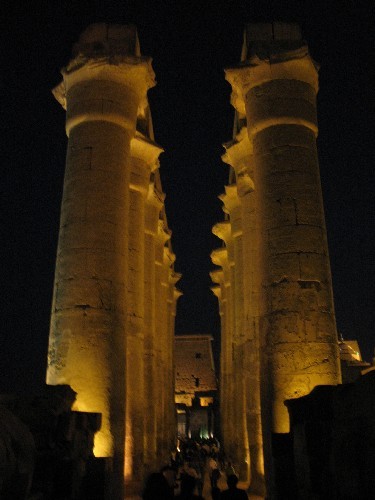 Храм Луксор Моя любимая фотография (хоть и не самая качественная) – в темном небе Луксора над камня... - 3