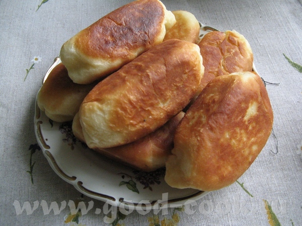 Девочки , вот вам еще пирожочки с мясом жареные: И со сливой печеные Инна, грибов, у меня к сожален...