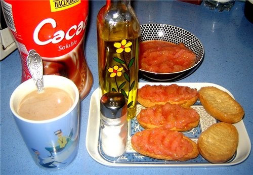 Типичный испанский завтрак Так завтракают не только дома