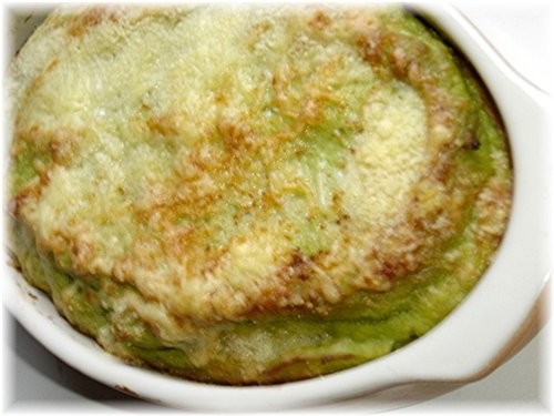 А вот наш обед: Gratin de brocoli правда от того,что я овощи слишком мелко помолола оно стало больш...