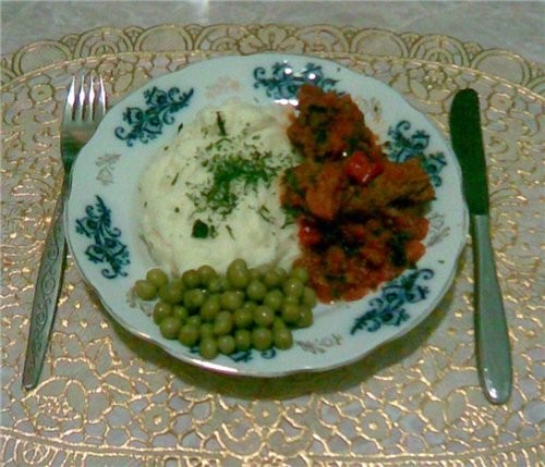 Телятина в лечо Мясо телятину помыть, обсушить салфеткой, нарезать, как на гуляшь, натереть солью и...