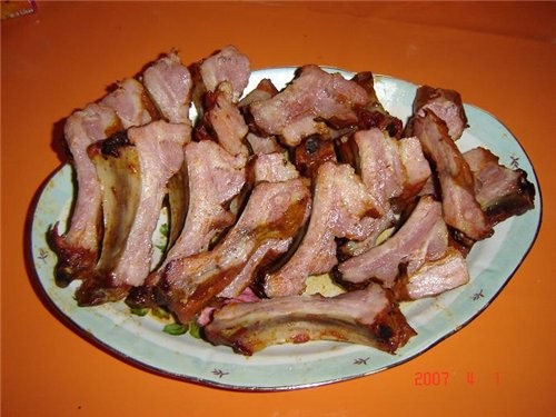 Копчённые рёбрышки пожарила в духовке
