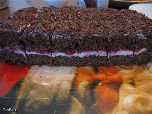 Торт шоколадный с вишней Понадобится два бисквита, каждий бисквит пеку отдельно - 2