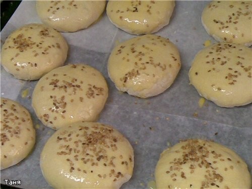 Булочки с тунцом,сыром и помидорами Эти булочки лучше делать из дрожжевого или песочного теста,но,т... - 3