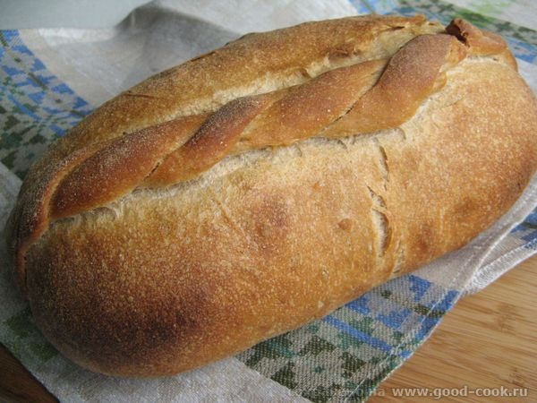 Бургундский хлеб с лентой