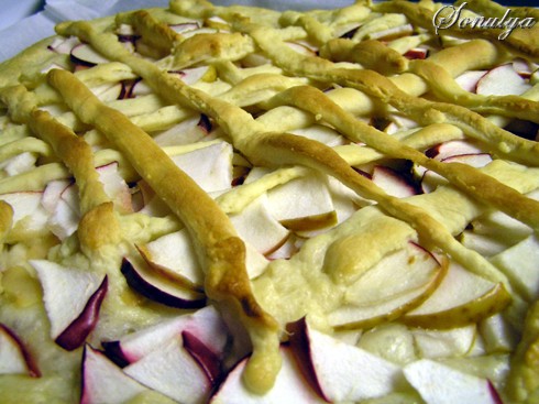 На сладкое: Ватрушки Пирог с яблоками и ревенем - 2