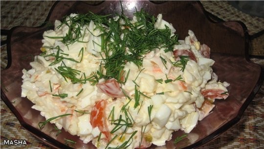 САЛАТ СВЕТЛЯЧОК Вареный рис один пакетик упаковка крабового мяса 3шт вареных яиц укроп 1 луковицы...