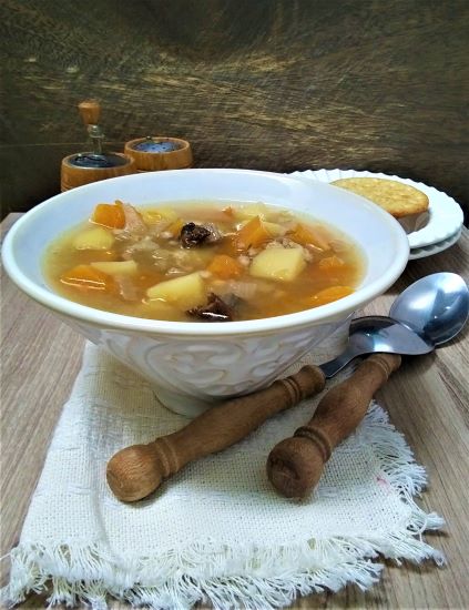 Деревенская похлебка с грибами, тыквой и перловкой