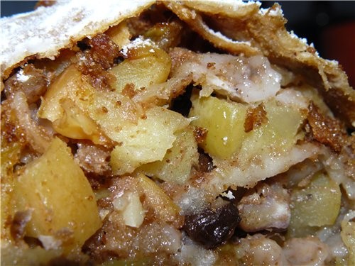 Яблочный штрудель с орехами