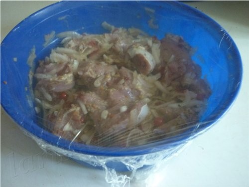 Девочки, напитками вы уже напились, теперь угощайтесь очень вкусным мяском - 5