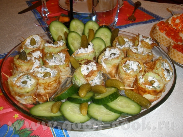 8 Девочки и Денис , какие новогодние столы у всех красивые и главное вкусные - 3