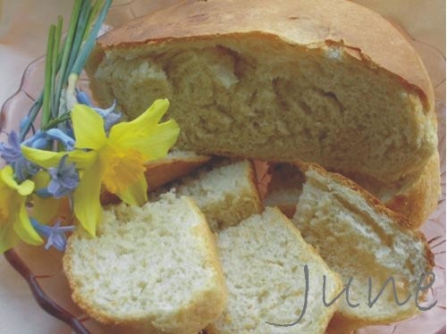 Хлеб 1 кг муки, 30г дрожжей(брала 1 стол