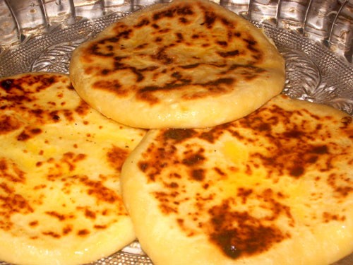 И советую оч вкусные хачепурики от Ирочки)правда маццареллу заменила на gouda - он тож повёл себя п...
