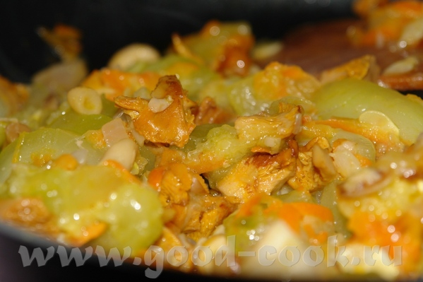 Фасолевый супчик Кабачки с лисичками Мясо, тушёное в кабачковой икре с овощами - 2