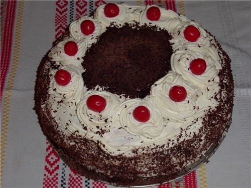 На день рождения испекла Черный лес от Мишель