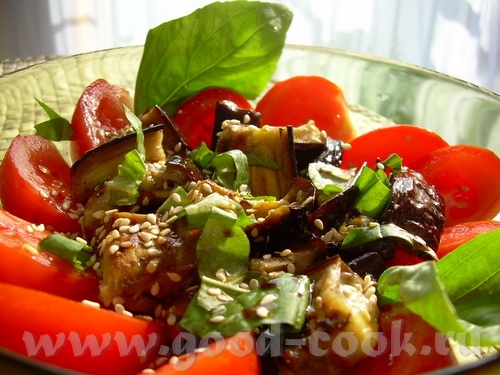 САЛАТ ИЗ ЗАПЕЧЁНЫХ БАКЛАЖАНОВ С КУНЖУТОМ (фотография любезно предоставлена Алисой-alisia) 2 баклажа...