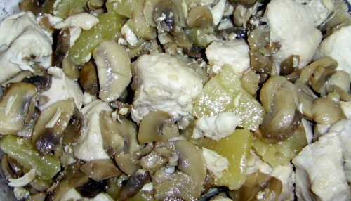 Еще было мясное ассорти и КУРИНЫЙ РУЛЕТ А на горячее КУРИЦА С АНАНАСАМИ - 2