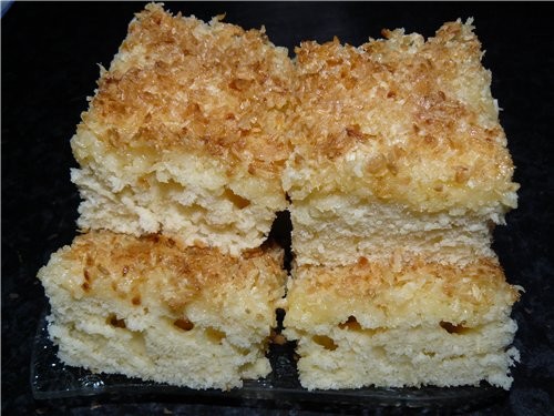Очень быстрый в приготовлении и вкусный пирог, я его, правда , назвала немного по другому