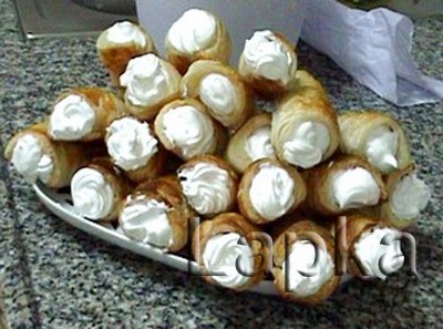 Трубочки со сливками 200 гр маргарина 1 стакана пива 1 стакан муки 1 пакет сливок 250 гр 1 ваниль... - 2