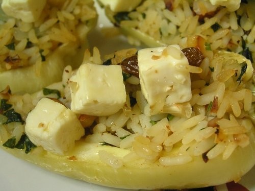 Перец, фаршированный рисом с изюмом и орехами - 2