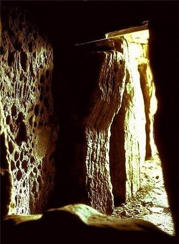 x  Knowth   Knowth x  Newgrange   Newgrange  ... - 8