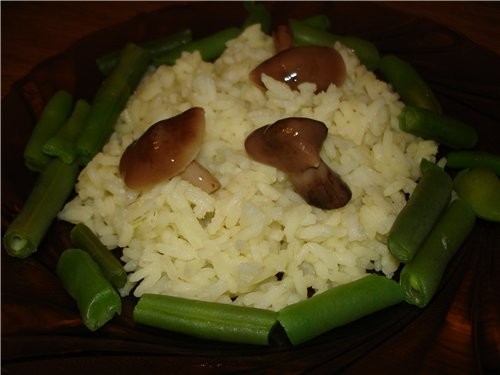 РИС И СПАРЖА МЯСКО Антрекот отбить, соль, перец,специи для стейка, сверху обжаренные грибы с луком,...
