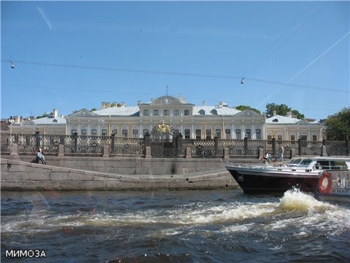 Мы с младшим сынулей сегодня гуляли по городу целый день