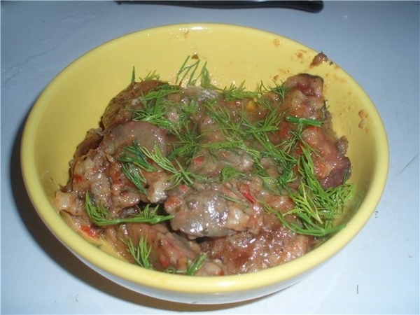 А я вот вчера вечером приготовила печень куриную с молочном соусе