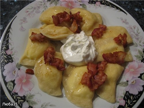 Сколько вкусноты А у нас вареники с картошкой творогом и сметанкой