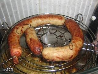 А мы с мужем домашние колбаски уже делали, год лежала насадка для мясорубки и вот свершилось - 2