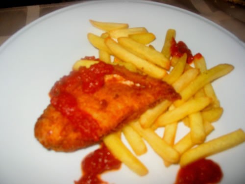 Опять не влезло курица в панировке с картофелем фри
