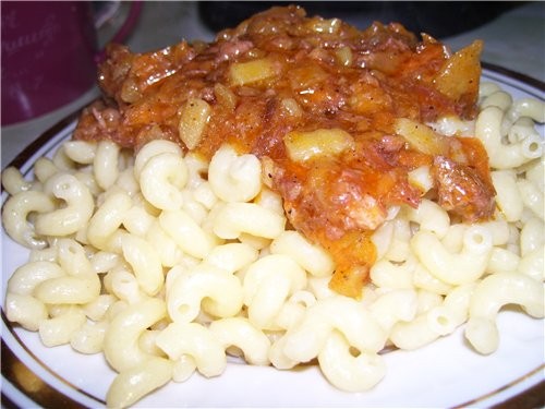 Вчерашний наш обед: сырный супчик, макароны с мясной подливкой,мороженное - 2