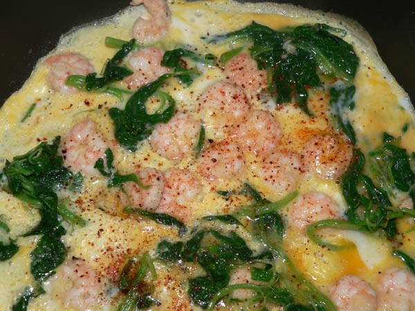 А я вот такую яичницу иногда делаю с креветками и шпинатом очень вкусно