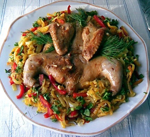 КУРИЦА НА ОВОЩНОЙ ПОДУШКЕ курочка 2 луковицы 200 г мякоти тыквы 1 большой красный перец болгарский...