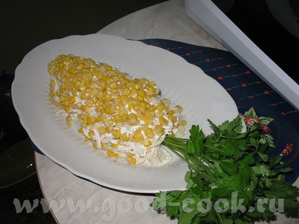 куринное филе отварное (порвать на волокна), яйца порезанные полукольцами, лук полукольцами (предва...