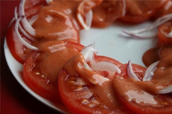    STEAKHOUSE TOMATO SALAD : marthastewart - 2