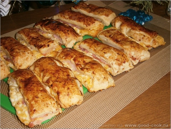 ПАЛОЧКИ ИЗ СЛОЁНОГО ТЕСТА С СЫРОМ И БЕКОНОМ