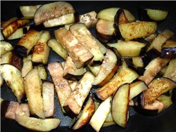 ОВОЩНОЕ СОТЕ С МЯСОМ Нам понадобиться: 2 баклажана, 1 крупная морковь, 2 перца, 1 крупная луковица,... - 2