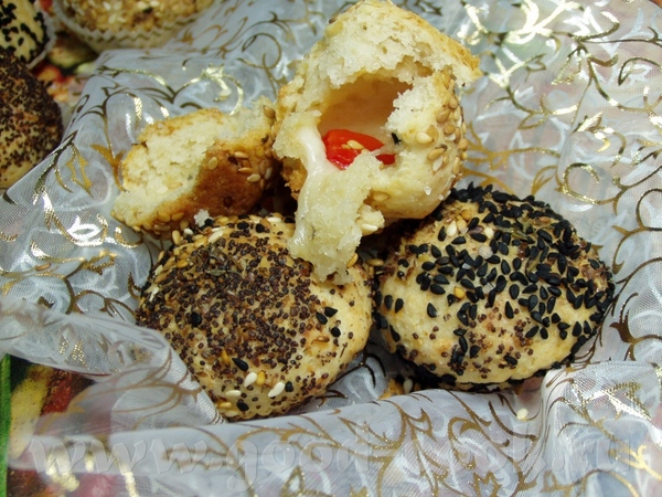Соленые шарикии с моцареллой и перцем Фокачча с колбасой и овощами - 2