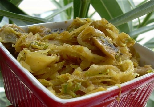 Молодая Савойская (кучерявая) капуста в пряных специях с грибами