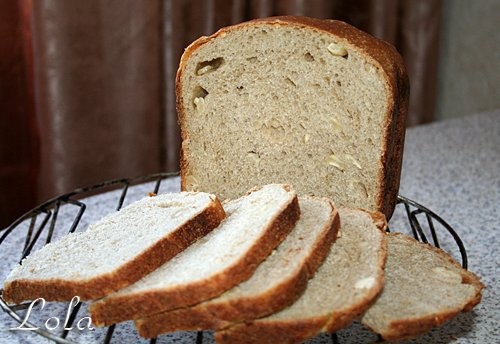 Мой новый хлебушек на закваске: Пшеничный хлебушек с орешками кешью на хмелевой закваске Состав: -...