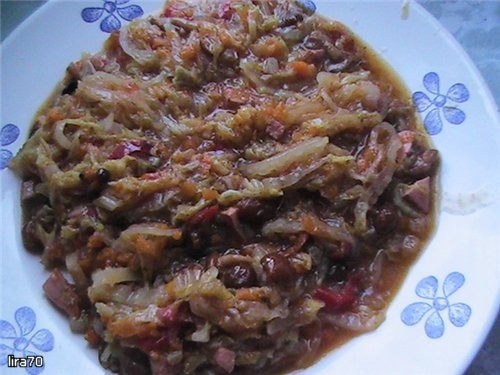 СОЛЯНКА отталкивалась вот от этого рецепта: Солянка от Хомы Морковь Лук Помидоры Грибы 2 дольки чес...