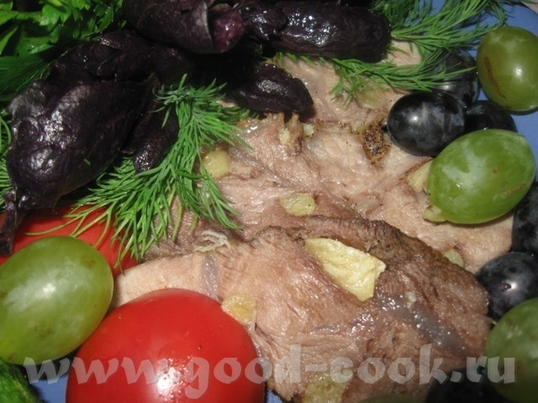 СВИНИНА, ШПИГОВАННАЯ ЧЕСНОКОМ, ТУШЕНАЯ В ПИВЕ С КОФЕ И ЛИМОННОЙ ЦЕДРОЙ Очень сочная и нежная свинин...