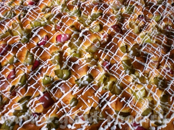 Rhabarber-Amarettini-Schnitten Пирог из ревеня с Амареттини „Blitz-Kuchen“ by Dr