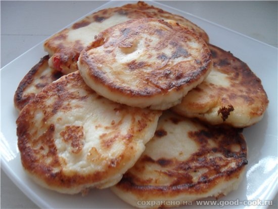 Сырники из творога Муги Тушеный картофель с грибами Вареники с картофелем