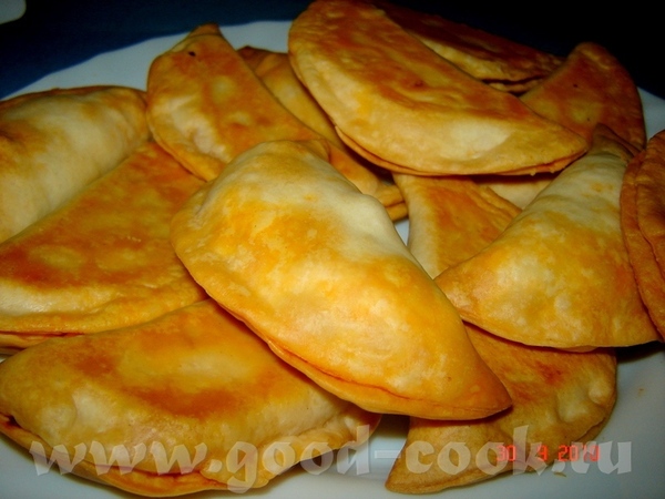 Empanada Murciana Красный перец -1 Крутое яйцо -2 бокал вина (белого) Стакан оливкового масла 300 г...